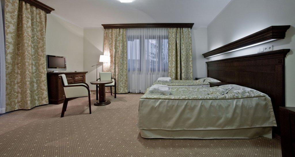 Hotel Crocus Закопане Екстериор снимка
